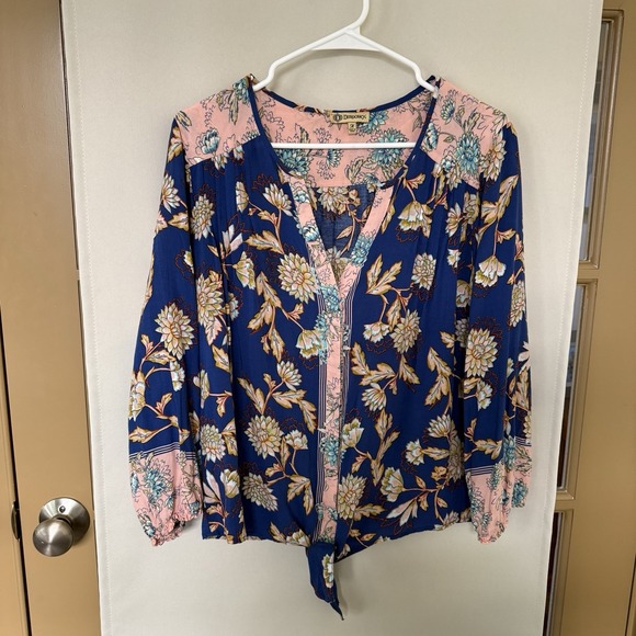 Democracy Womens Medium Floral V-Neck Button Up 3/4 Sleeve Blouse With Knot - Picture 2 of 8